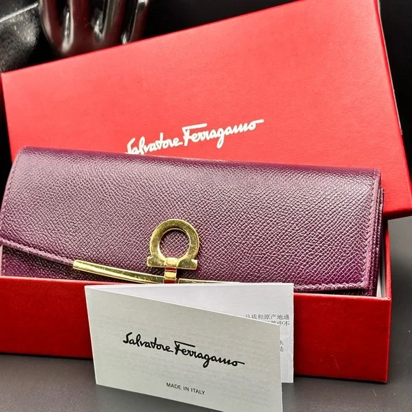 SALVATORE FERRAGAMO GANCINI CONTINENTAL WALLET - Picture 9 of 10